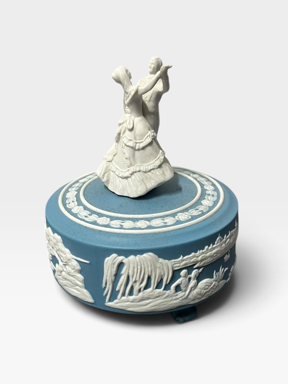 Franklin Mint Blue + White Ceramic Dancing Couple Music Box